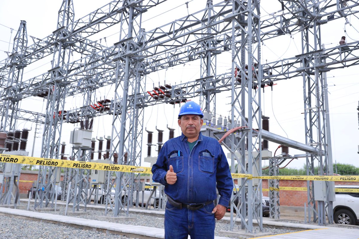 MinemPeru's tweet photo. El ministro de Energía y Minas, Oscar Vera Gargurevich, y el viceministro de Electricidad, Jaime Luyo, participan en la ceremonia de inauguración de la obra: Línea de Transmisión 60KV Poechos – Las Lomas – Quiroz y Subestaciones asociadas, provincias de Sullana, Piura y Ayabaca. https://t.co/ibrMbxn7sH