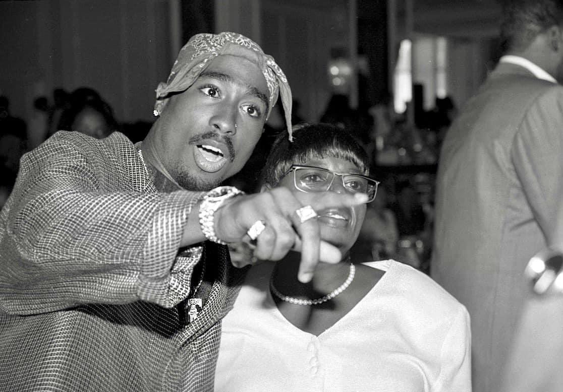 #2PAC at the Death Row’s Mother’s Day event 🩷💐👸🏽. I wonder what he was talking about . #FlashbackFriday #rare