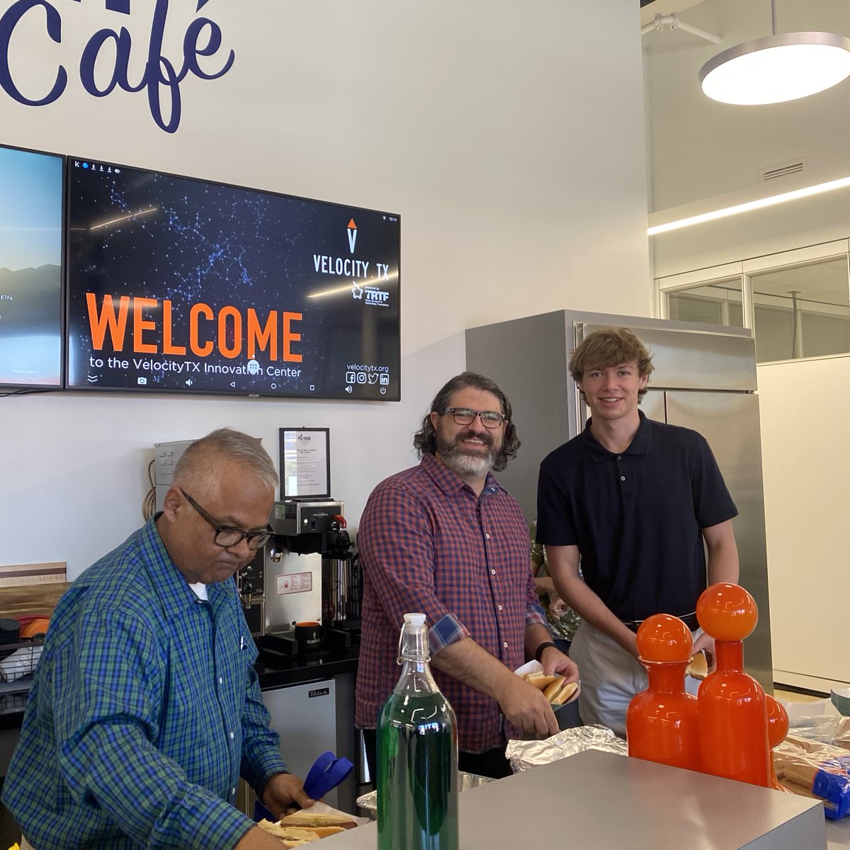 It's been a busy day at the Collision Cafe! 

Every fourth Friday of the month the VelocityTX team hosts Hotdog Friday to promote integration between the tenants at the Innovation Center.

Thanks to all who attended -- see you next month! 🌭 

#hotdogfriday #innovationcenter
