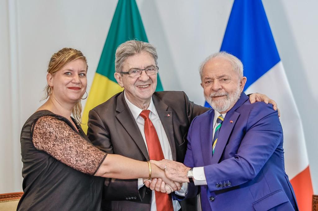 🔴🇧🇷 Notre présidente @MathildePanot et @JLMelenchon ont rencontré le Président du Brésil @LulaOficial !

Échanges et partages autour de la lutte avec celui qui résiste au capitalisme qui détruit la nature !

📸 @ricardostuckert