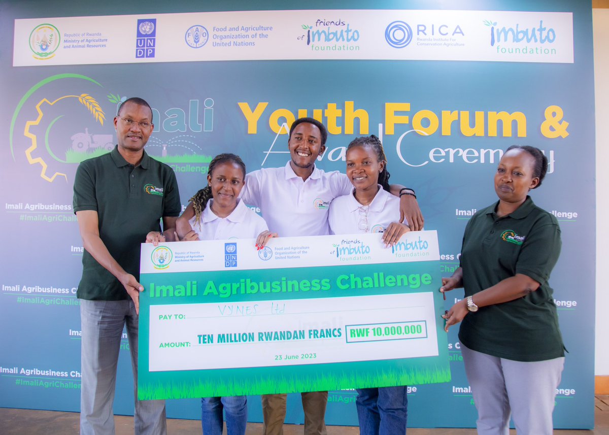 Ministry of Agriculture & Animal Resources |Rwanda (@rwandaagri) on Twitter photo Congratulations to the 15 winners of #ImaliAgriChallenge organised by <a href="/Imbuto/">Imbuto Foundation</a> , <a href="/RwandaAgri/">Ministry of Agriculture & Animal Resources |Rwanda</a>, and other partners.
Each one was awarded with seed funding worth Rwf 10,000,000.
Awardees are:
- Herbal Field Group Ltd,
- Alifarms Group Ltd
- Verve Aginnovate Ltd
- Vynes Ltd Congratulations to the 15 winners of #ImaliAgriChallenge organised by <a href="/Imbuto/">Imbuto Foundation</a> , <a href="/RwandaAgri/">Ministry of Agriculture & Animal Resources |Rwanda</a>, and other partners.
Each one was awarded with seed funding worth Rwf 10,000,000.
Awardees are:
- Herbal Field Group Ltd,
- Alifarms Group Ltd
- Verve Aginnovate Ltd
- Vynes Ltd