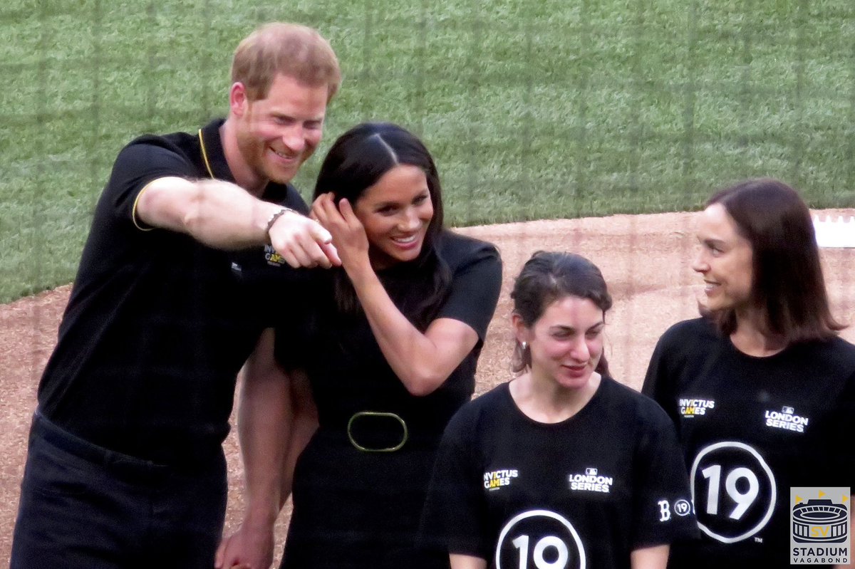 I wonder what’s going on in this picture 🤔 

Princess Meghan is a seed, she will always  grow 

💕💕💕🧠🧠🧠🙏🏽🙏🏽🙏🏽👸🏽👸🏽👸🏽

H&M Till The End
#LoveWins
#ServiceIsUniversal
#WeLoveYouHarryandMeghan