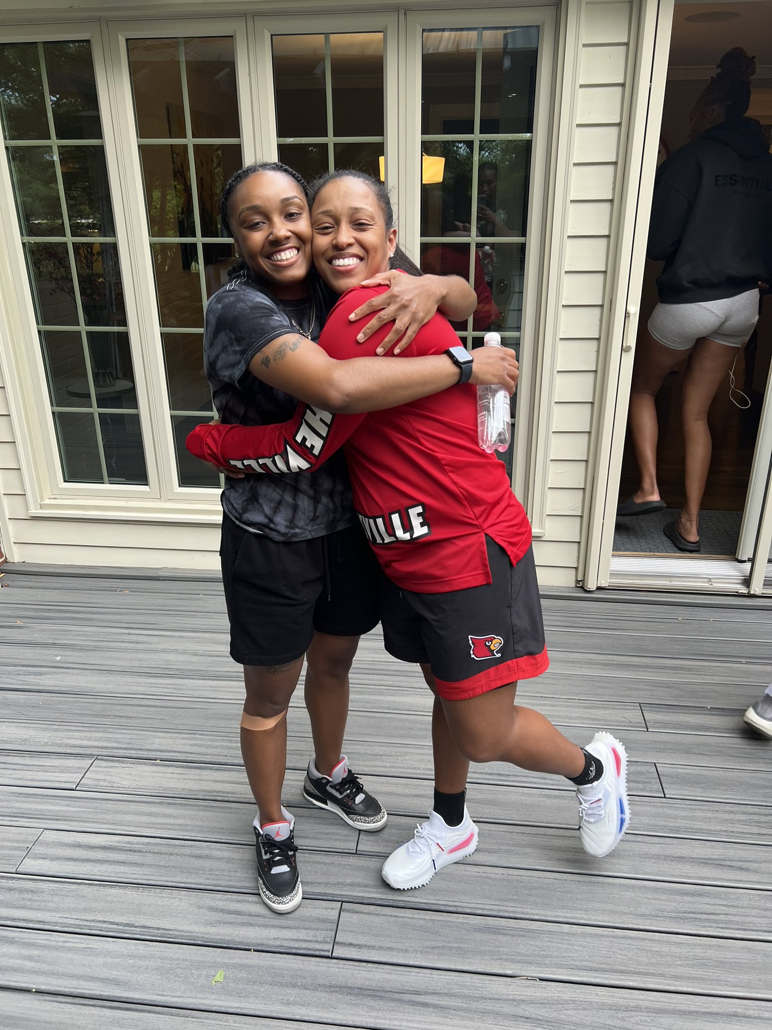 J Pineda 🇧🇸&🇨🇴 on X: "SO PROUD OF YOU TWIN .. @chrislyncarr HAS MADE IT  TO NEW ZEALAND GETTING THAT 💰🏀 PRO VILLE ❤️🔥 https://t.co/4wEJsIJdp3" / X