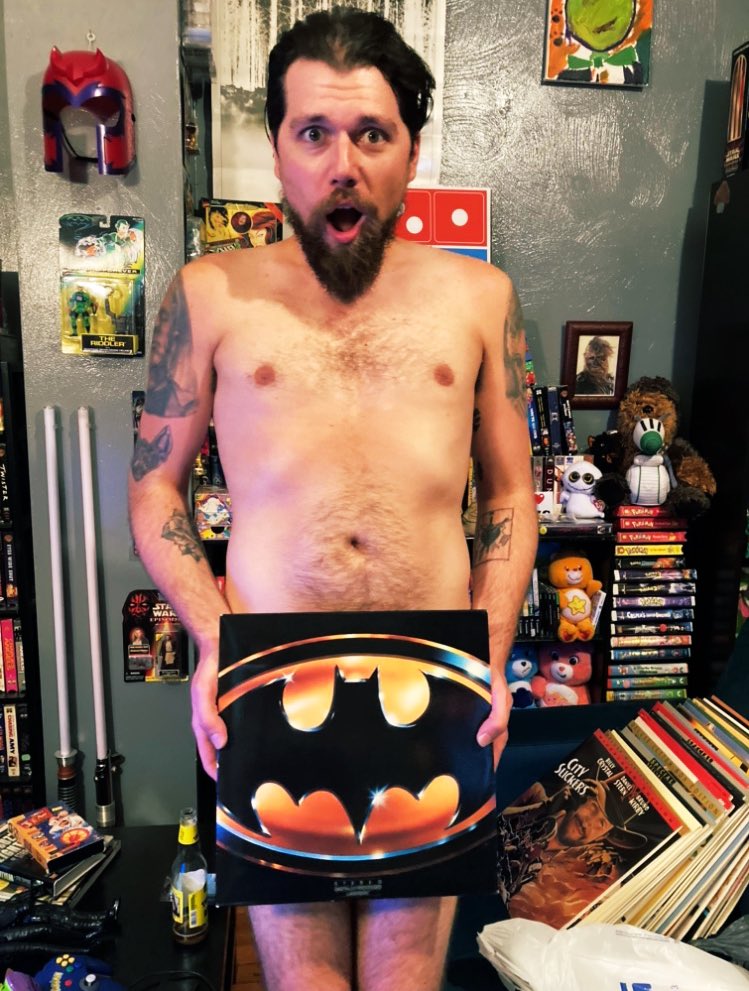 nathanbohatch's tweet image. Today is the 34th anniversary of one of the coolest movies ever made #Batman89! Here’s a totally non-incriminating photo of me with my Batman 1989 laserdisc and only my Batman 1989 laserdisc. #dontask #thisisnormal #holylaserdiscbatman🤔😳😜