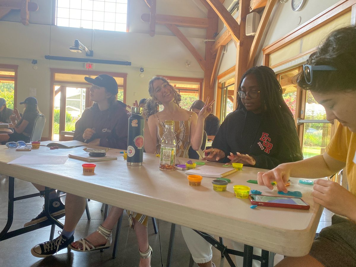 Monica Tang tweet media