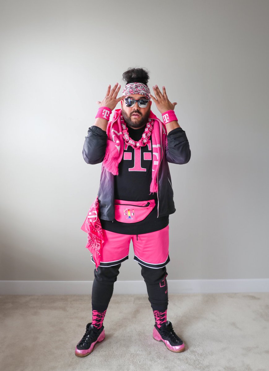 TChainzDC's tweet image. It’s #NationalPinkDay 

I’ve been rockin’ magenta for 8 years so I have a nice closet full of “Pink” stuff!!!

Can you count how much #Tmobile gear I have on 🤔🤔🤔 

#TeamMagenta