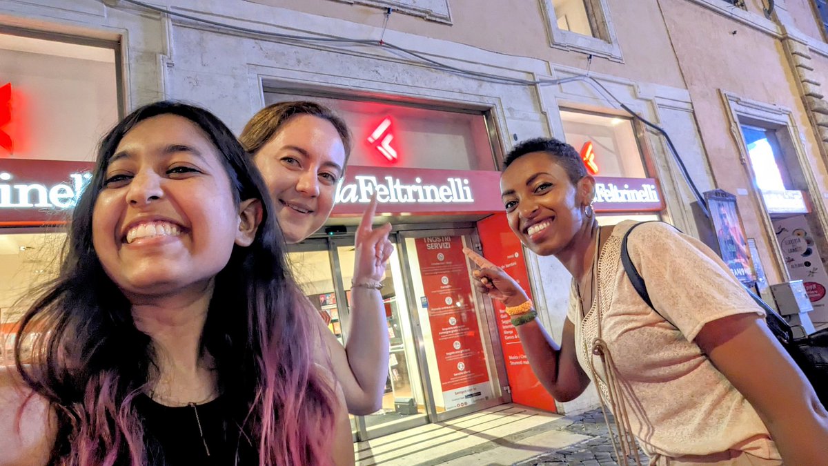 Flutteristas meet in Roma and look what we found : Flutter logo in red.

While the rest of the world is taking photos with Roman monuments, this is what we do 😂

<a href="/pooja_bhaumik/">Pooja Bhaumik</a> <a href="/rihanna_ke/">Rihanna Kedir 💙👗👜</a>