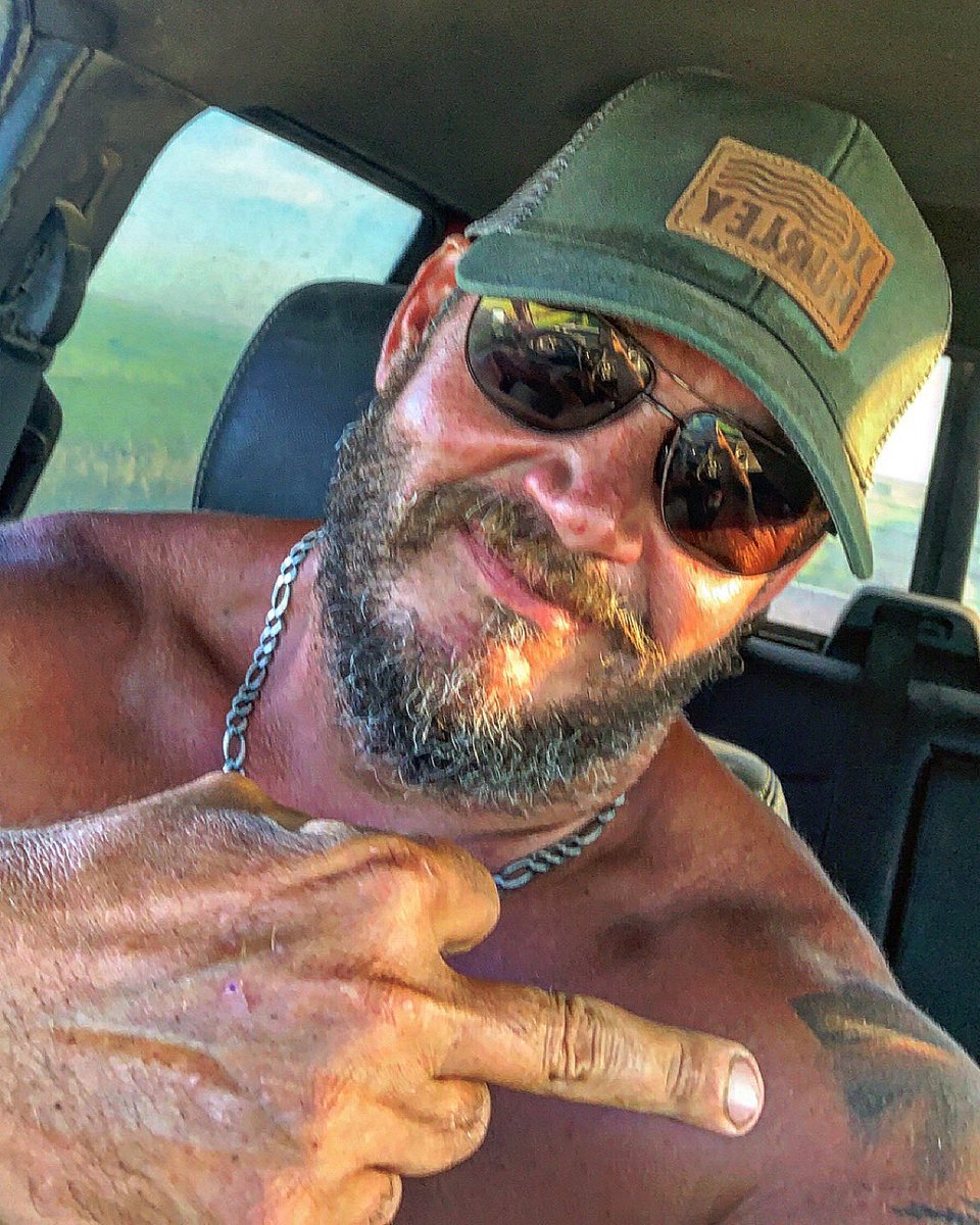 D 👈👈👈👈 tweet media