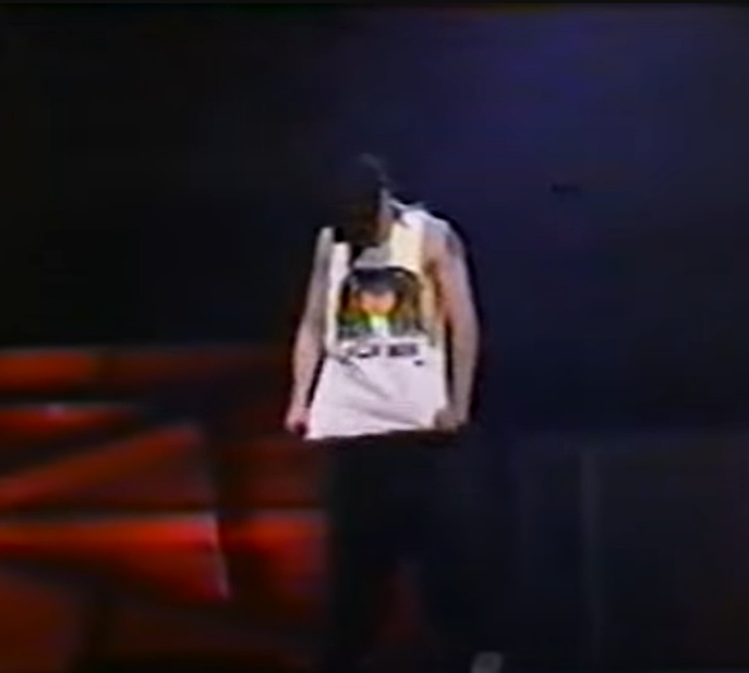 kyle_noteworthy's tweet image. Back in the day @DonnieWahlberg was rocking my man @CBB_CNFT's T-Shirt. Here it is! 

youtube.com/watch?v=siW3lg…

#YeahMon