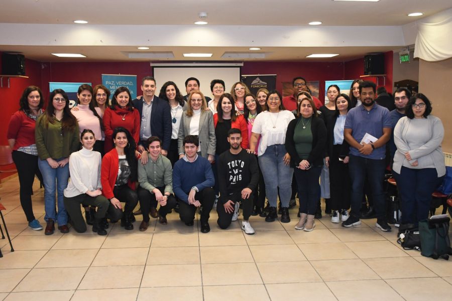 La gobernadora Alicia Kirchner y su equipo participaron en el cierre del Programa Federal de Formación "Gestión para el Desarrollo" en FOMICRUZ S.E, una serie de actividades generadas por el Consejo Federal de Inversiones (CFI) en Río Gallegos. 💼🤝