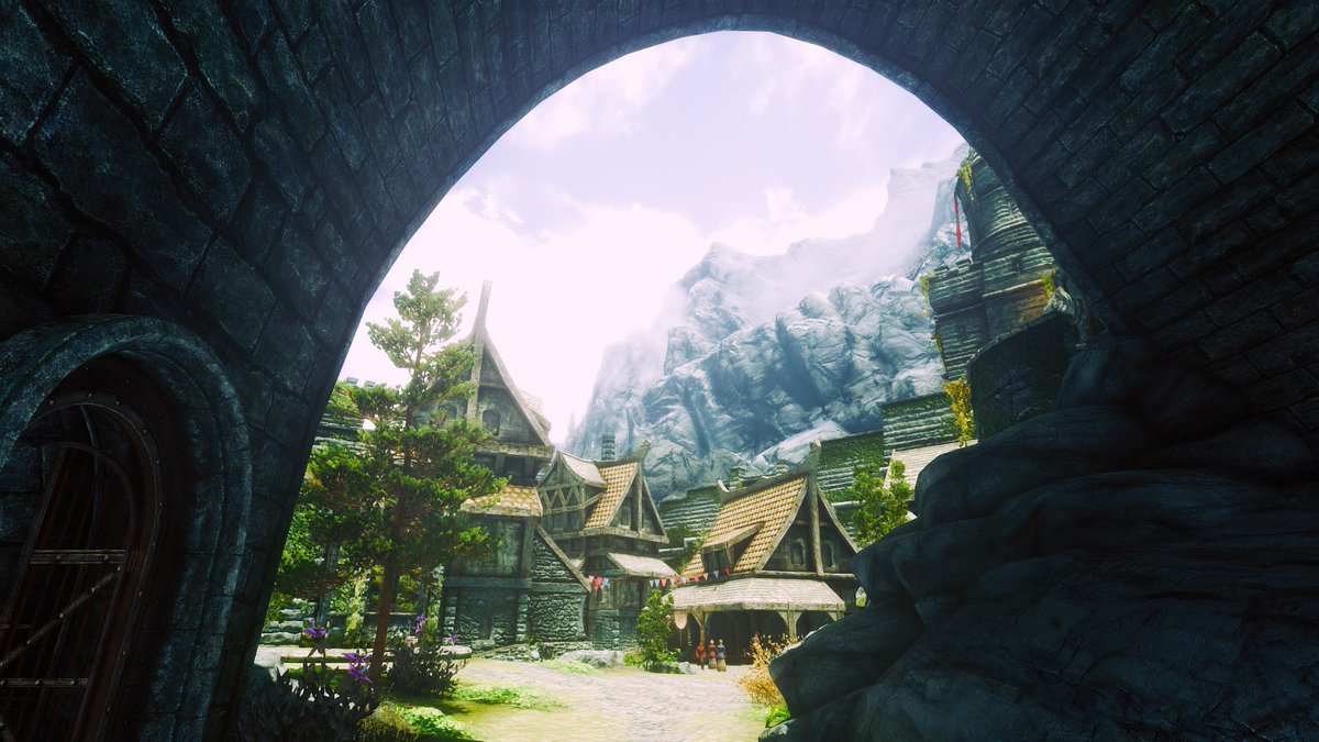 FinNinju's tweet photo. Solitude - 1
#SkyrimSE https://t.co/plT35MDQk2