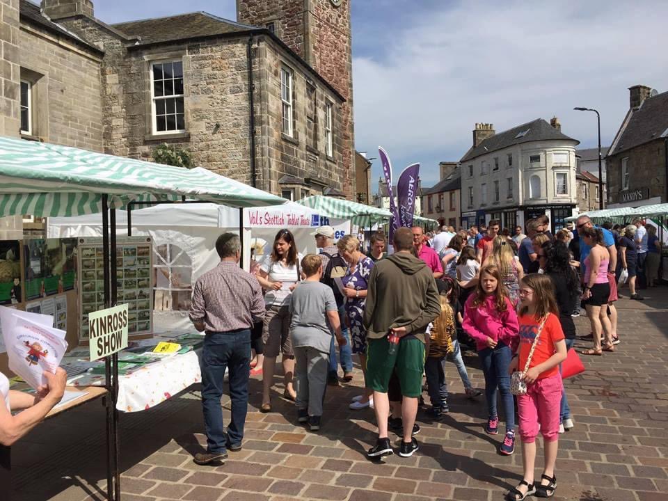 Tomorrow is Farmers Market Day in Kinross . Pop along see us beside beautiful @VisitLochLeven 10-2 so much to see and do in the area . Only 20 mins from @NewForthBridge KY138AJ