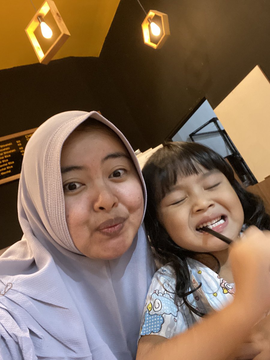 Padahal bubun sementebalkan itu buat tituy, karna sering marahin tituy. Tp tituy larinya ke pelukan bubun terus.. tetaplah pergi ke pelukan bubun sampai dewasa nanti ya nak, mau lagi sedih ataupun senang..