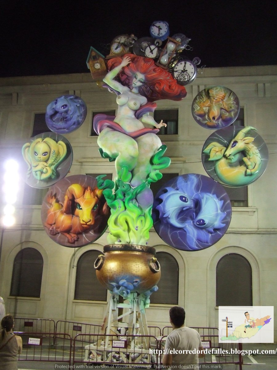 CorredorFalles's tweet photo. Estat de la Plantà🏗️de Sèneca Autobusos👨🏻‍🎨T.Pérez i👨🏻‍🎨J.Gallego a la matinada del 19 de Juny  i Hernán Cortés de👨🏻‍🎨Javier Gómez Morollon a l`espera de completar amb contraremats, escenes, etc.. #Fogueres2023 #Alacant #Plantà23 #Fogueres #Art #искусство #sztuka #アート #艺术 #कला https://t.co/qwye9jkUy3