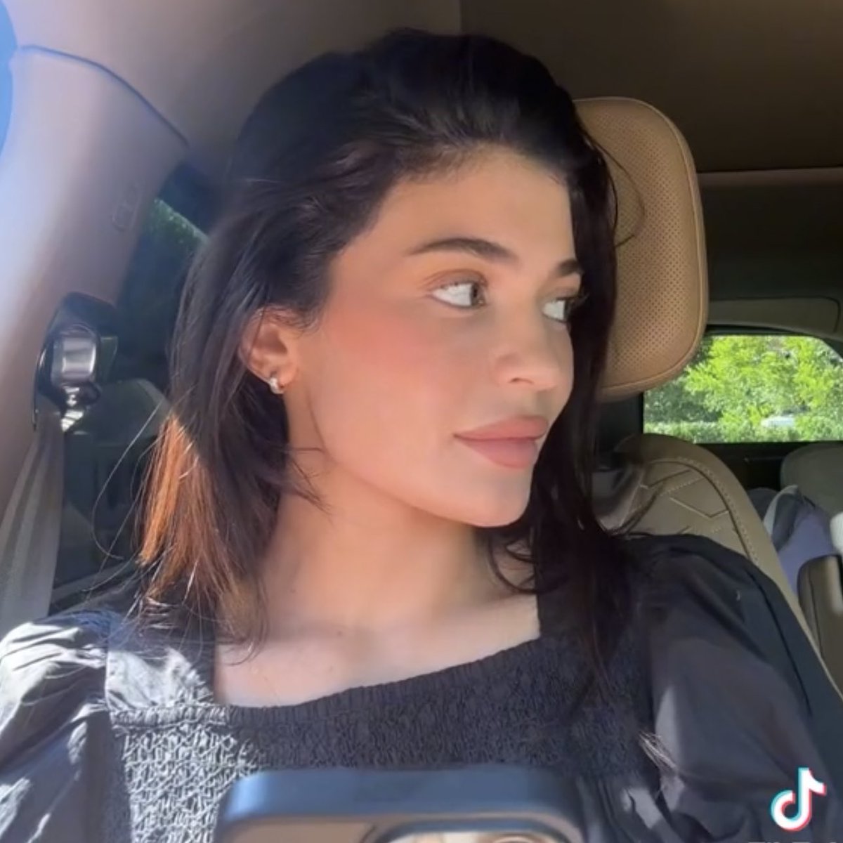 evabrium's tweet photo. I’m living for Kylie and Stormi’s new tiktok 😂💀 https://t.co/RB1S5qKXIX