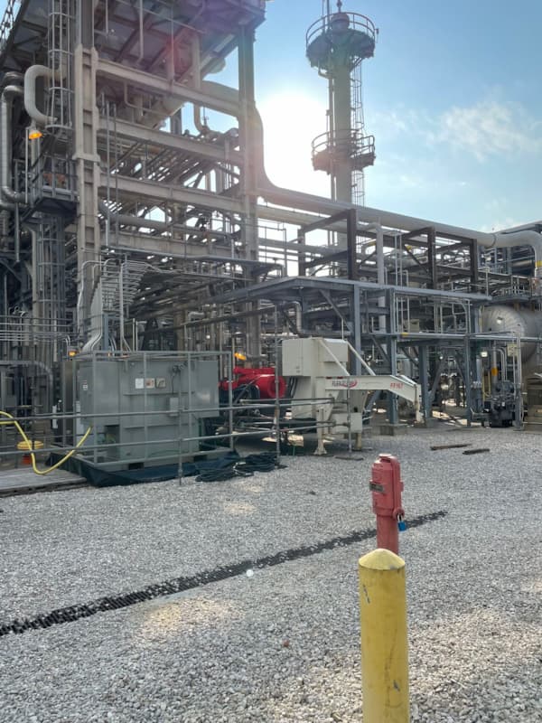 DNOWInc's tweet image. #FlexFlow, a #DistributionNOW company excels in #refinery applications! Our trailer-mounted setup means easy access to tight spaces, providing solutions when original design falls short. Contact us today: hubs.ly/Q01VG19m0

#DNOW #EnergyDelivered #oilandgas #producedwater