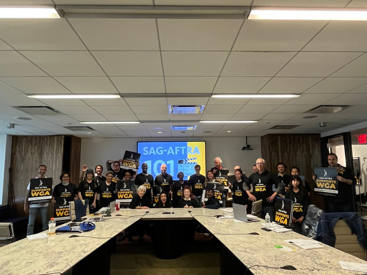 Thanks to all of our New York #sagaftramembers who joined us at the member orientation this week and are #WGAstrong in solidarity!