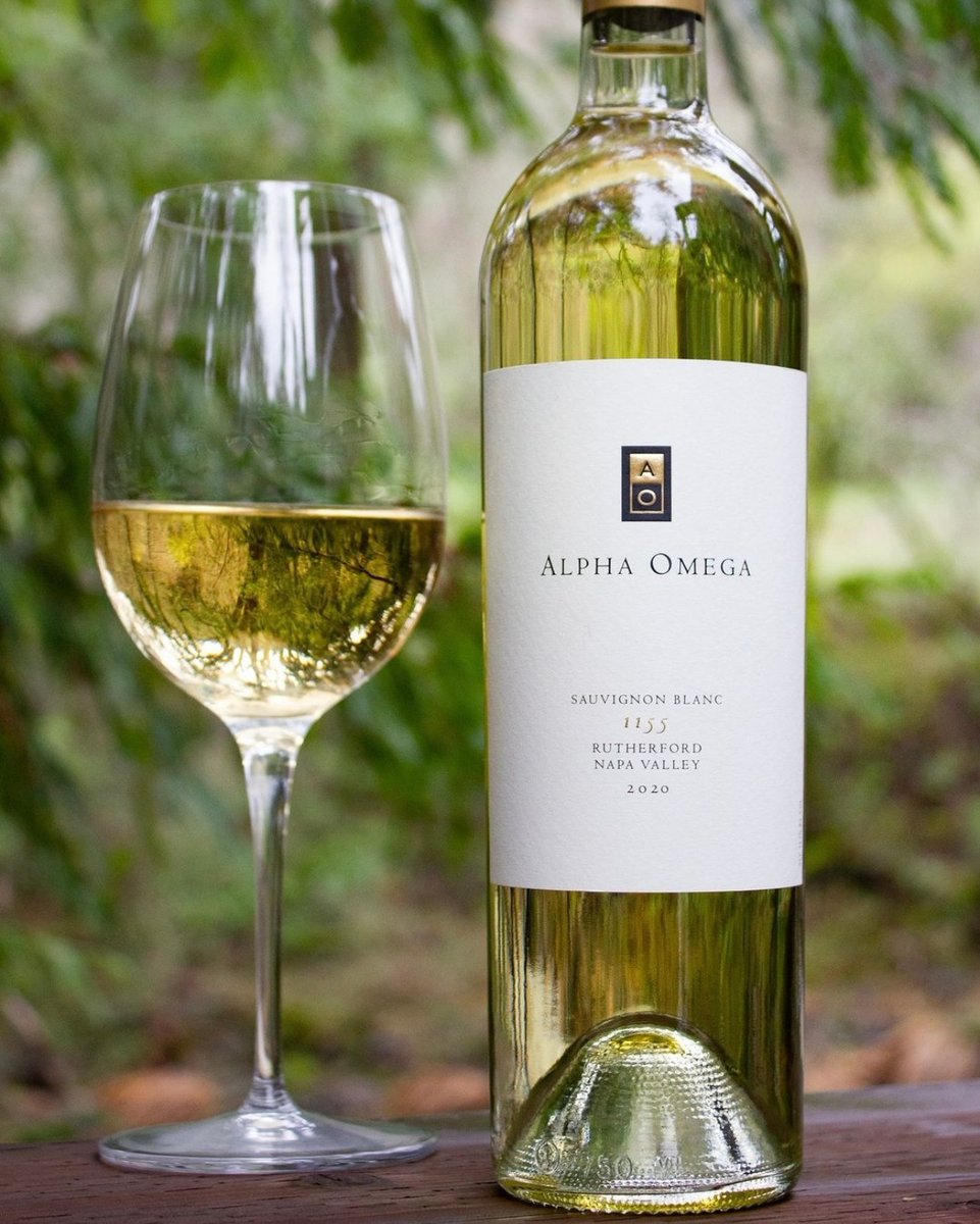 Summer has officially arrived, which calls for a bottle of the elegant @aowinery Sauvignon Blanc 1155 Napa Valley! This wine showcases a bright acidity on the palate, perfect for #summersipping. 

#summersipping#sb4me#napavalley#downtownnapa#alphaomegawinery#summerwine#winelover