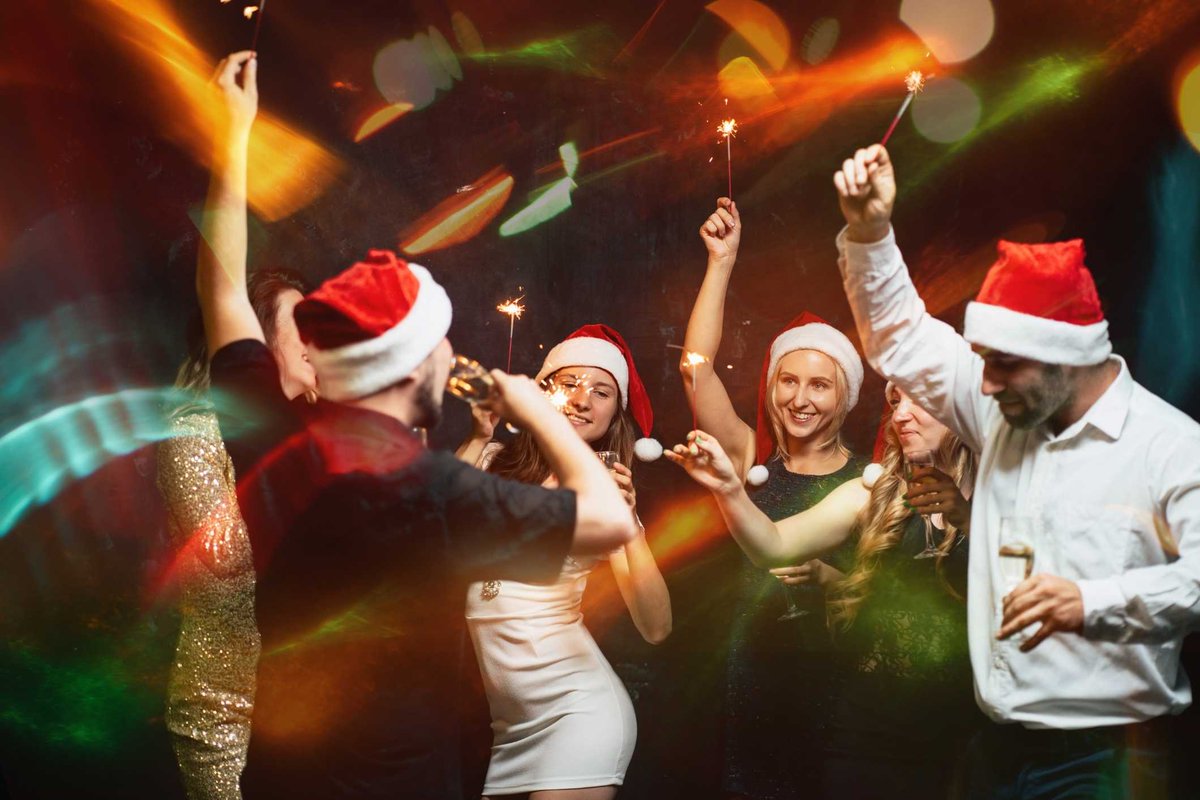 There’s enough to fuss over when planning a festive corporate event... Make your life easier by choosing Plato Hire! #EventProfsUK #SafeHire 

bit.ly/3TOfjLh