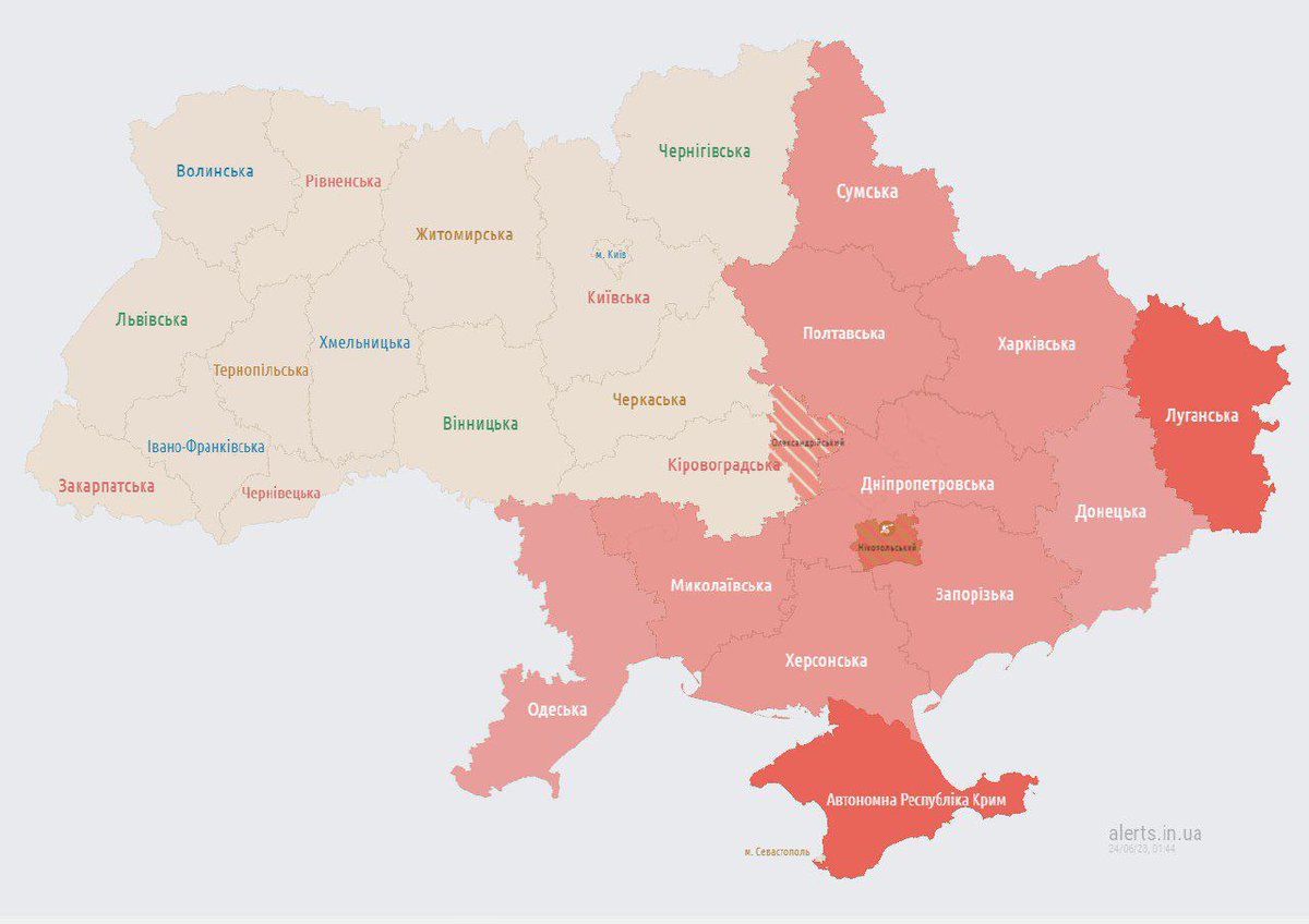 doxa_journal's tweet photo. Российские войска обстреливают Украину. Воздушная тревога объявлена по меньшей мере в девяти областях

Карта: https://t.co/4bQC6PBgE3 https://t.co/AaeThBr18g