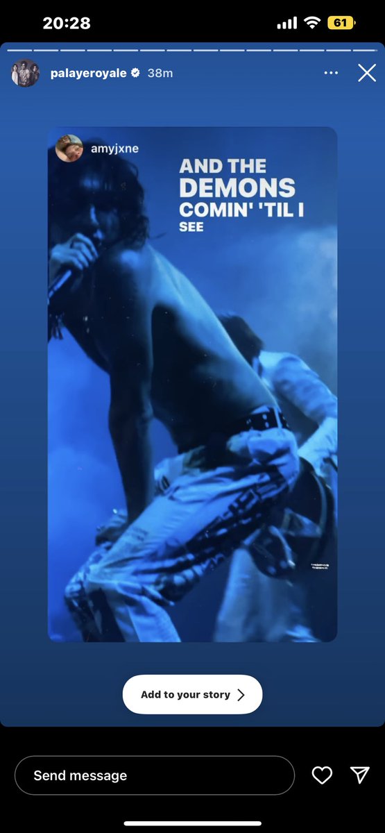 y0ullbefine's tweet photo. can we discuss the fact they reposted THIS PHOTO out of all possibilities... anyways slay rem https://t.co/WB2SWgIbyL