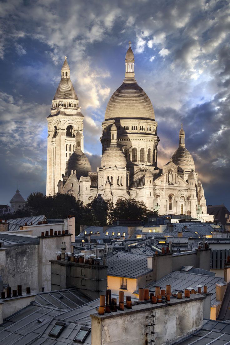 Bonne nuit 🥰😴
#parisjetaime 
📸 : Le Sacré-cœur 
Montmartre.  💕