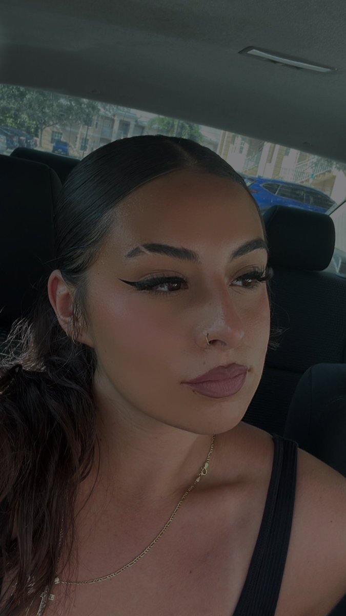 Nicari 🤍 on Twitter: "come http://Twitch.tv/nicari"