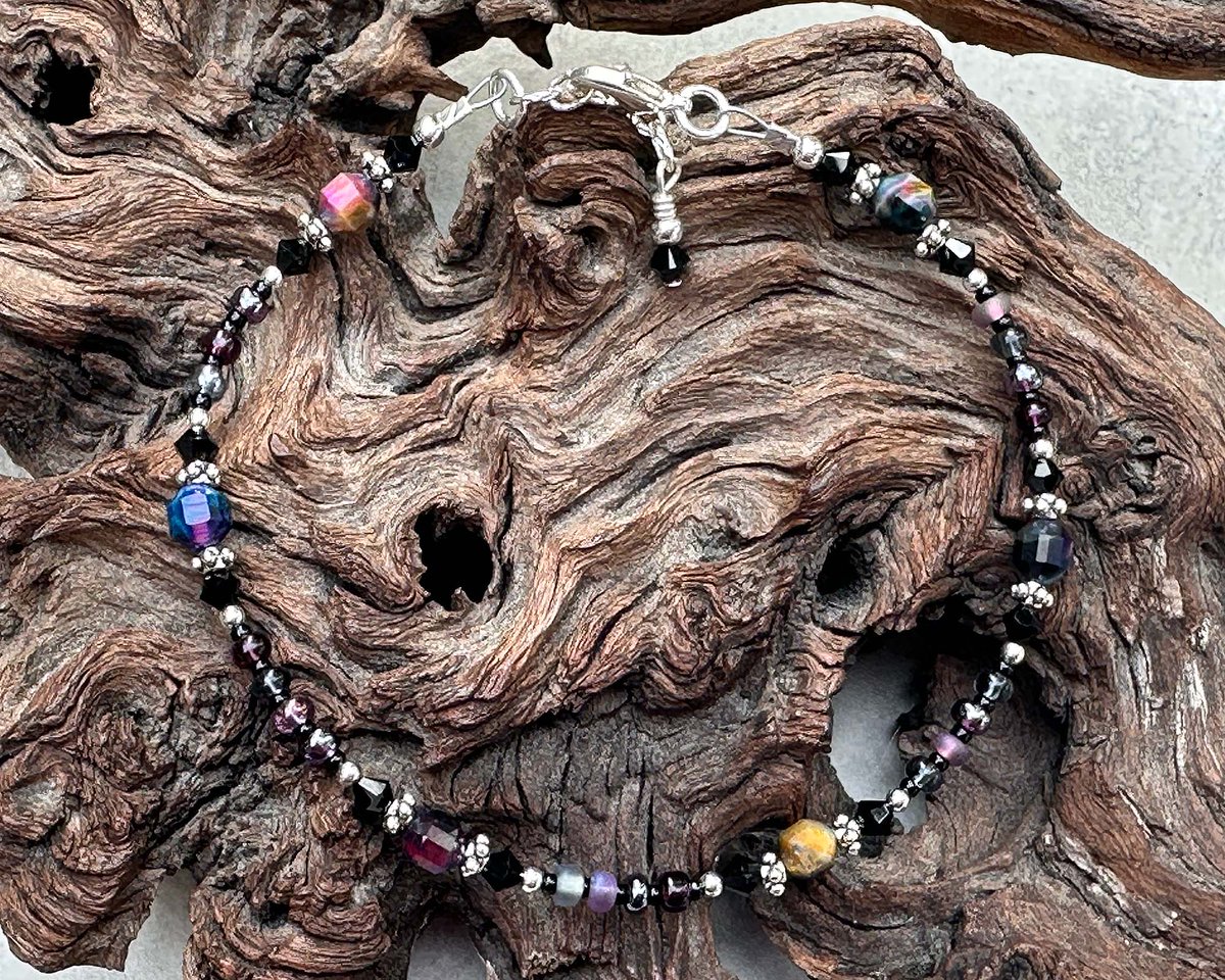 swcreations's tweet photo. Sleek sellouts! 🤓. Order Rainbow Tigers Eye Beaded Anklet at $24.00 from https://t.co/UjjQjjcVJ9 #handmade #handcrafted https://t.co/fPWy3vKCqH
