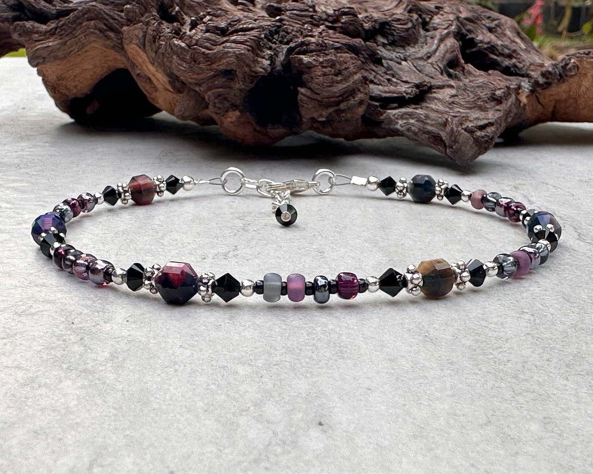 swcreations's tweet photo. Sleek sellouts! 🤓. Order Rainbow Tigers Eye Beaded Anklet at $24.00 from https://t.co/UjjQjjcVJ9 #handmade #handcrafted https://t.co/fPWy3vKCqH