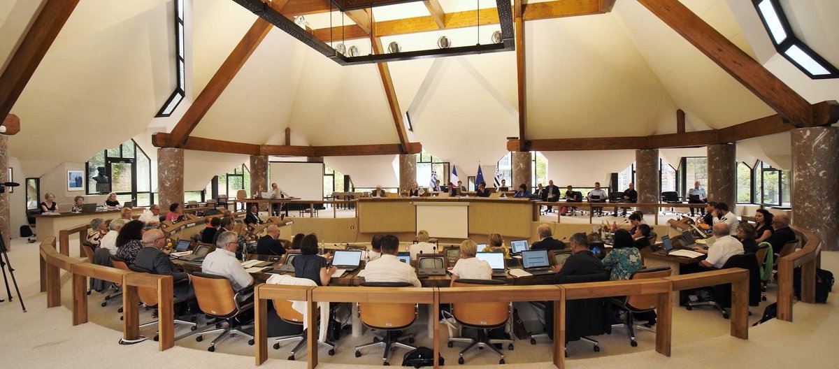 dlappartient56's tweet photo. Il y a une semaine, j'ai présidé l’Assemblée plénière du Conseil départemental réunissant l'ensemble des élus départementaux dans l'hémicycle de l'Hôtel du Département à Vannes… https://t.co/iZovRSNLWT