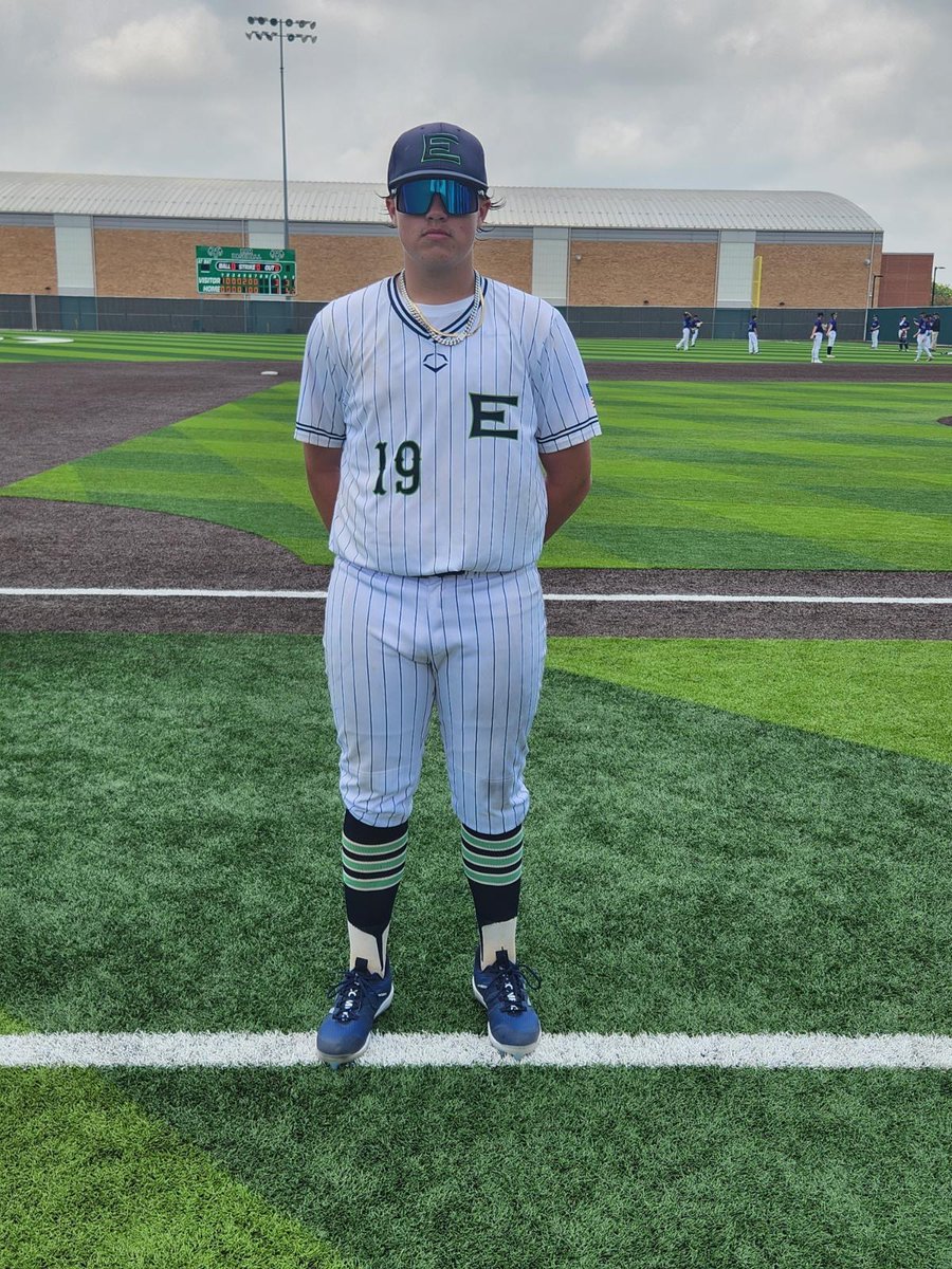 #DFWShowdown F: @NTX_ELITE McCrummen 16U 3, 5 Star Performance 2025 Neville 1 PoG: @kentonbuse15 6.1 IP, 8K, 5H, R