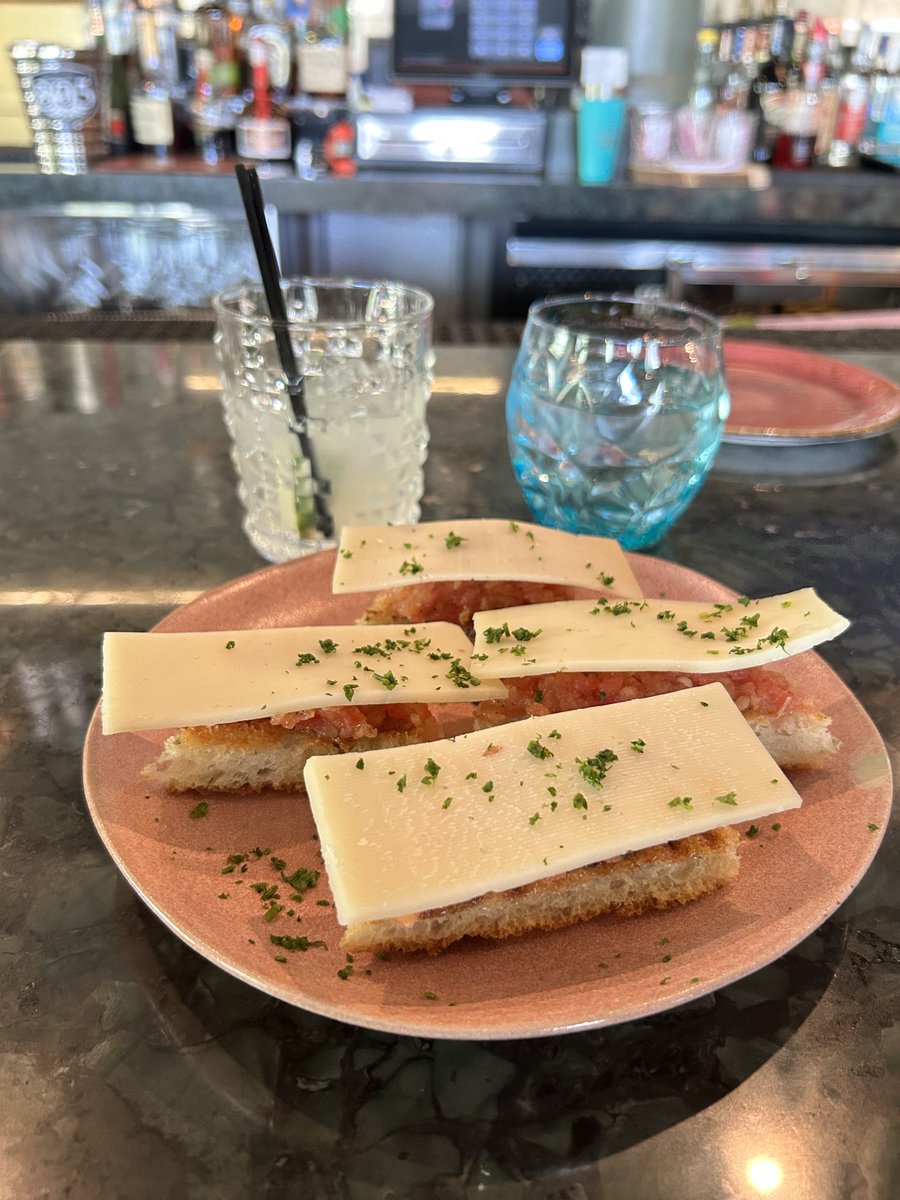 DeCuba Porter tweet media