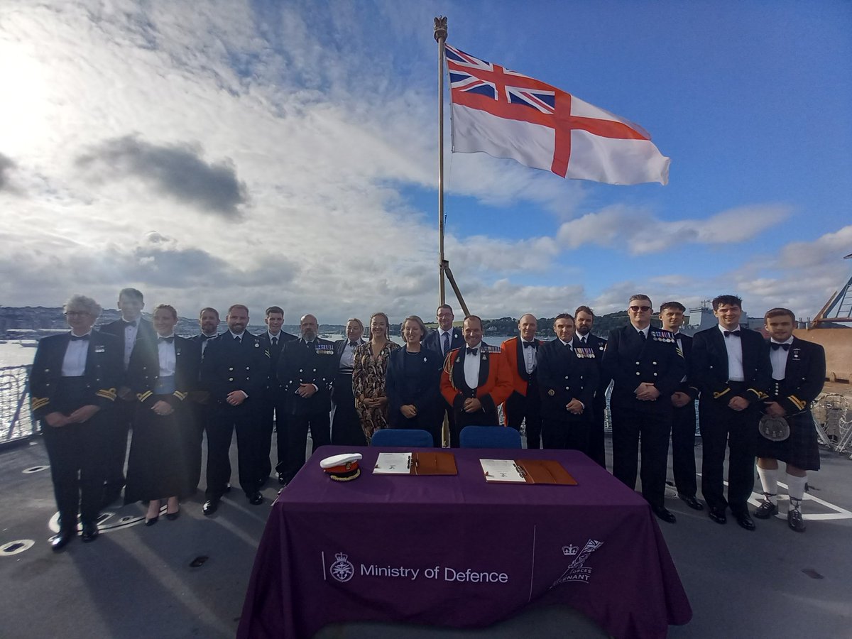 A fantastic evening for an #ArmedForcesCovenant signing.

Thank you to Falmouth University for pledging their support to the Armed Forces community on the eve of #ArmedForcesDay in #Falmouth.

#SaluteOurForces #cornwall23 #ArmedForcesWeek