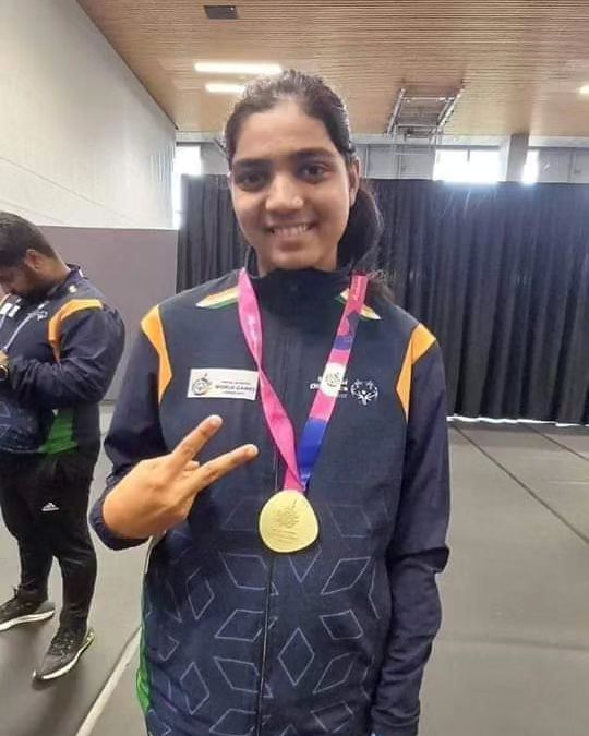 Manu media is always scared of our heroes ,but we should always celebrate our champs.
Prashaddhi Kamble has won the gold in swimming at Special Olympics World Games 2023.. We are so proud of you girl💙