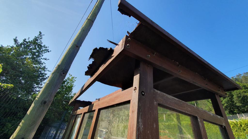 bngarteixo's tweet photo. ⚠️ Revisar, manter e arranxar o mobiliario público é unha obriga de quen goberna. O estado de moito deste mobiliario en Arteixo é moi deficiente. 

📌 Loureda- Contorna do Centro social de Quintán #Loureda #Arteixo https://t.co/khQHdGQv8j