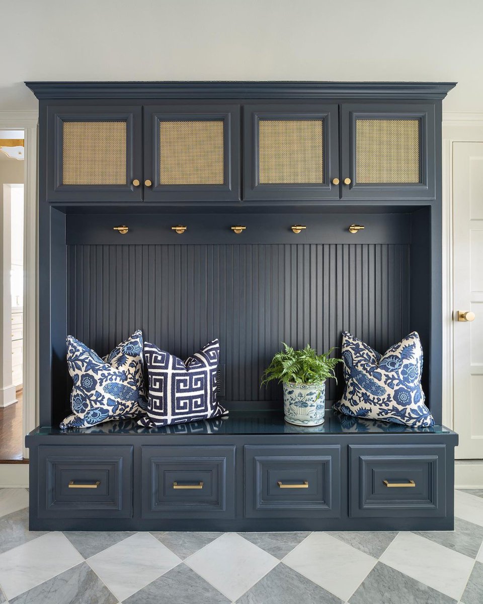 SherwinWilliams's tweet photo. Woodwork for the win. Which mudroom sparks your imagination?
.
#SWColorLove (on Instagram):
📸 1: @ mldesignskc 
🎨: Naval SW 6244
.
📸 2: @ rnaidesign 
🎨: Secret Cove SW 9058 
.
📸 3: @ cliftonscrafts  
🎨: Pewter Green SW 6208 
.
📸 4: @ baker_nest 
🎨: Eider White SW 7014 https://t.co/lyRvMrwRcc