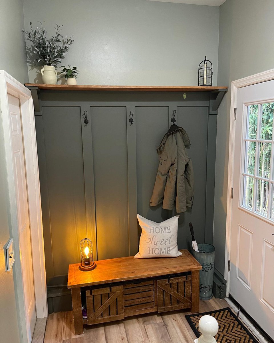 SherwinWilliams's tweet photo. Woodwork for the win. Which mudroom sparks your imagination?
.
#SWColorLove (on Instagram):
📸 1: @ mldesignskc 
🎨: Naval SW 6244
.
📸 2: @ rnaidesign 
🎨: Secret Cove SW 9058 
.
📸 3: @ cliftonscrafts  
🎨: Pewter Green SW 6208 
.
📸 4: @ baker_nest 
🎨: Eider White SW 7014 https://t.co/lyRvMrwRcc