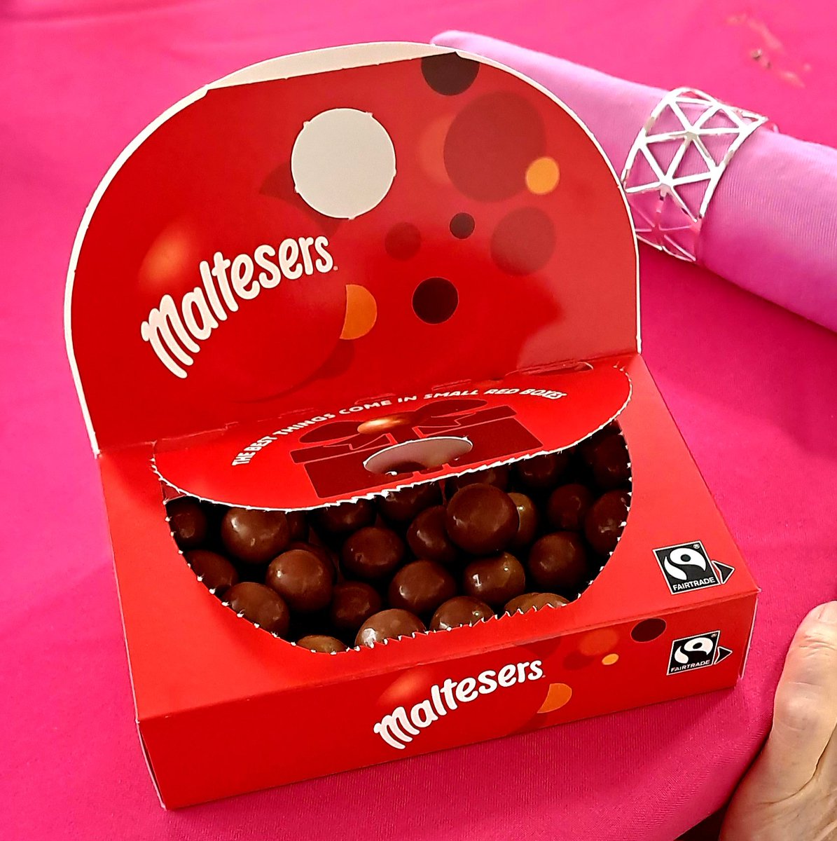 BorrageHouse's tweet image. #Celebrating our beautiful Joan 💖  🥰 Joan shares such amazing #memories about when she #danced with The  Royal #ballet  with Margot Fonteyn &amp;amp; Rudolf Nureyev 🩰💞  @AnchorLaterLife @Ballet @RudolfNureyev  @margotfonteyn_ @minahan153 @SweetShotSnaps @StarFabricCare @MaltesersUK