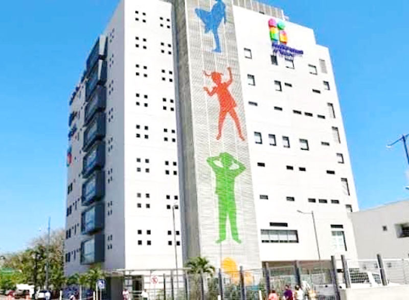 NOTIVER's tweet photo. #MIENTRAS #CUI #PERSIGUE #JUECES Y #PERIODISTAS
#TIEMBLA #TORRE #PEDIÁTRICA
#Veracruz #movimientos #telúricos o #temblores solicitado se #realice #estudio #estructural
para #evitar #posibles #accidentes
https://t.co/KcqETc03LL 
#neglugencia #criminal https://t.co/6PRvWVVBM1