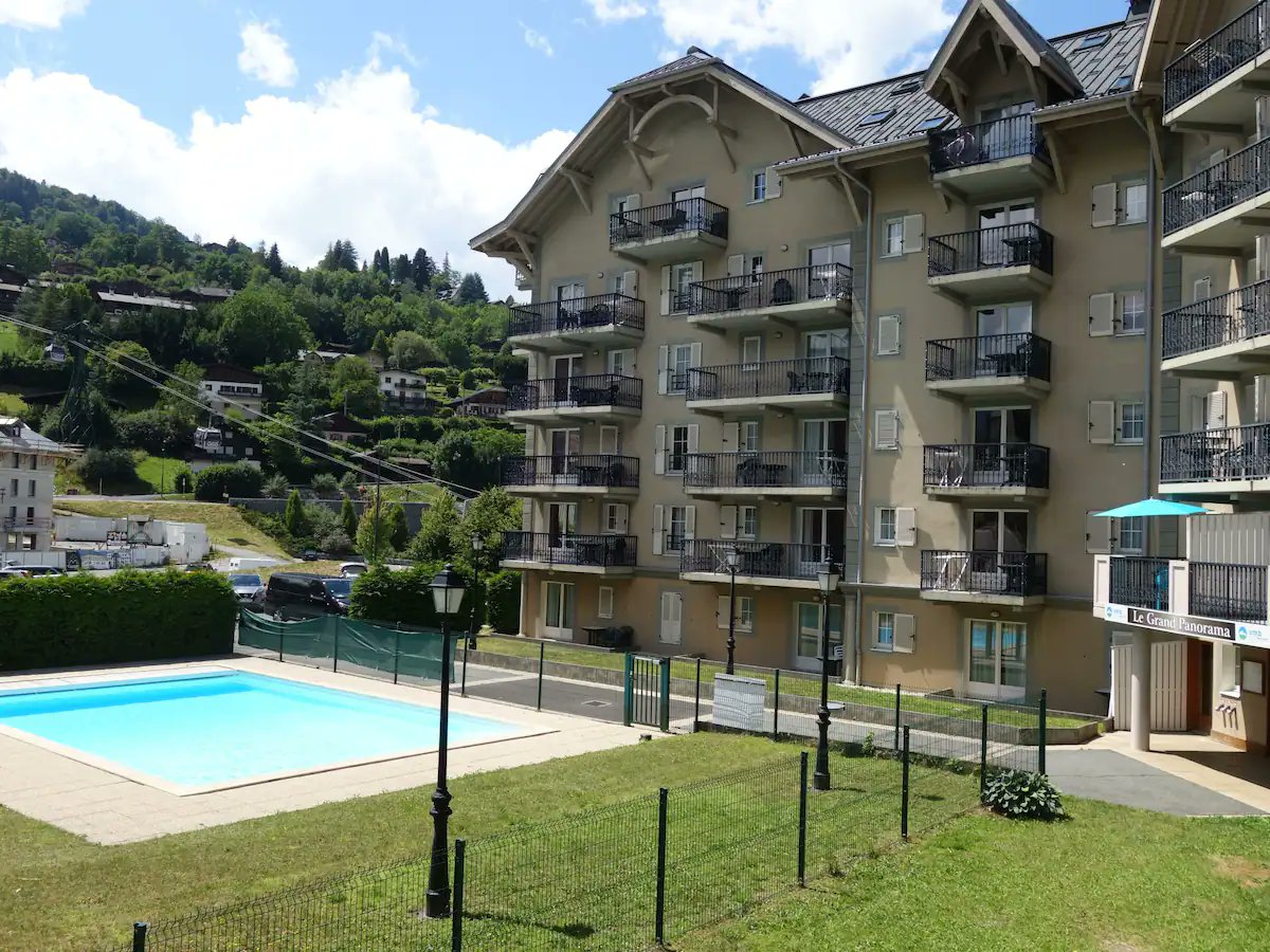 StayinChamonix's tweet photo. https://t.co/8Dp9eMHeUD

2bed Apt  Sleeps 6  100m from Ski lift- Free Parking Outdoor Pool https://t.co/fBw1WHnzwE