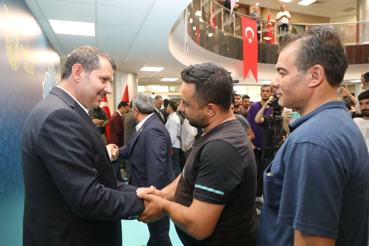 sanliurfaOSB's tweet photo. Valimiz @valisalihayhan'ın ev sahipliğinde gerçekleşen bayramlaşmaya; Yön. Krl. Üyelerimiz, OSB Müdürümüz @Os_Oktay, Karacadağ Kalkınma Ajansı Gnl. Skr Yunus Çolak ve sanayicilerimiz katılım sağlayarak il protokolü ve vatandaşlarla bayramlaştılar
@sanliurfatso @Muhiyettinkele2 https://t.co/TuICm4TO5T
