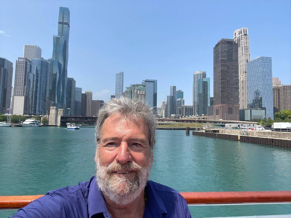 GregLucas20's tweet photo. Checking out the local libraries at the American Library Assn. conference in Chicago. Need more libraries in California like #haroldwashingtonlibrary #alaac23 https://t.co/LLeO9elOUE https://t.co/hqTrab0Rq2