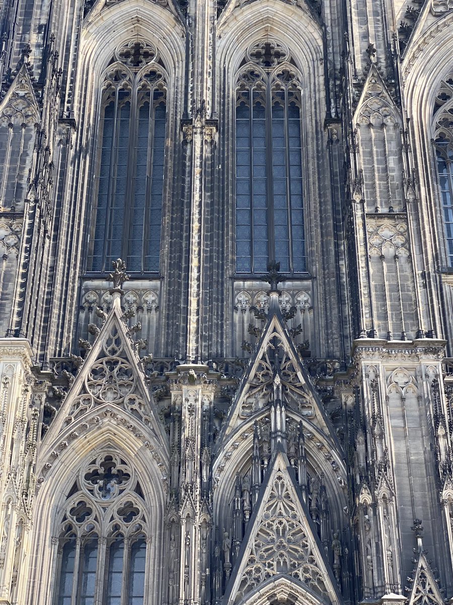 dazpoof's tweet photo. Cologne cathedral🖤 https://t.co/83yRwy4Md6