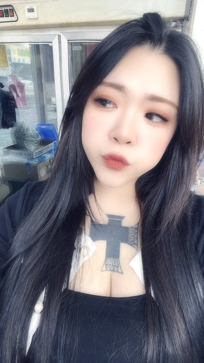 fafa77881's tweet photo. 世界盡頭 你在就夠😊 https://t.co/Jkb0wkurEq