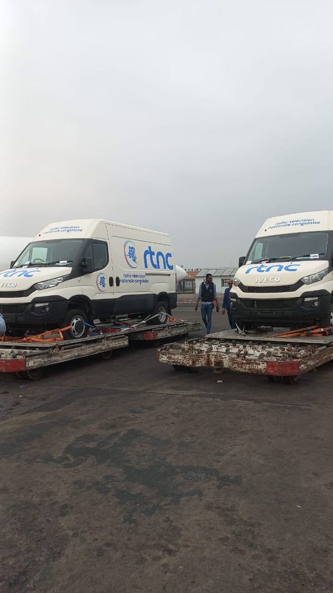 Kissingababy1's tweet photo. #RDCI🇨🇩Xes Jeux de la Francophonie, un important lot de matériels de production TV et de liaison broadcast y compris 2 cars de reportages réceptionnés pour la RTNC. https://t.co/o3ZauXmB9j