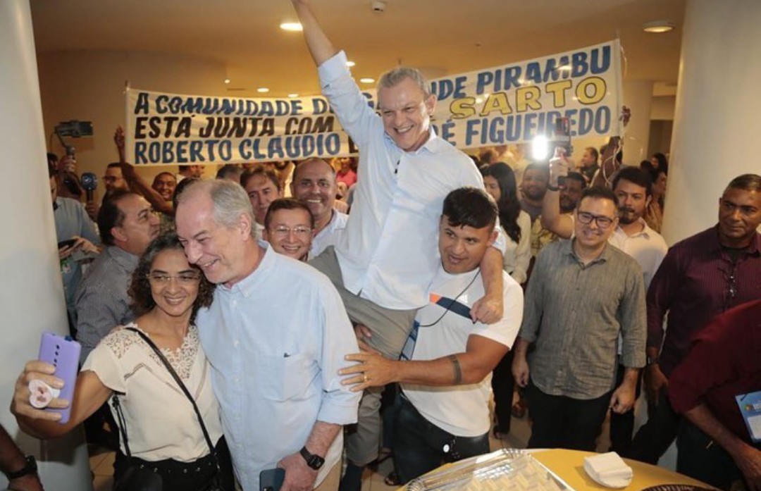 TimeSarto's tweet photo. Prefeito Sarto no 1° Encontro Regional do PDT que aconteceu ontem em Fortaleza. https://t.co/8PzZyZoREI