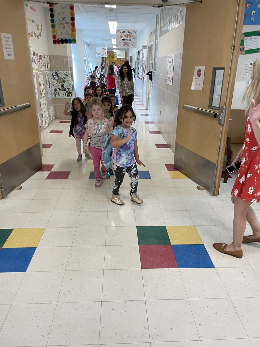 Happy last day of school! Time for summer☀️ #mineolaproud #upk #harborchildcare #lastday <a href="/MineolaUFSD/">Mineola UFSD</a>