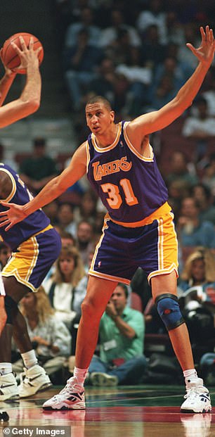 Lakers Lead tweet media