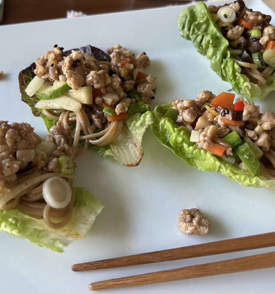 BeatConstraints's tweet image. Just a little light #lunch for a hot day
#summerfood #lettucecups