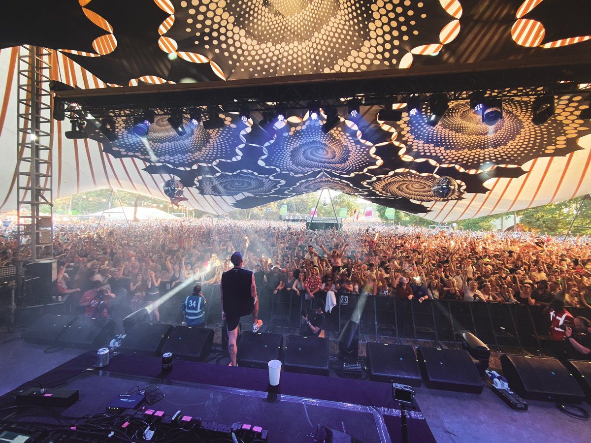 example's tweet image. Thanks to everybody who came to watch us at @glastonbury yesterday… might need a bigger stage next time 🤣🙏🏆

📷 @callumshots